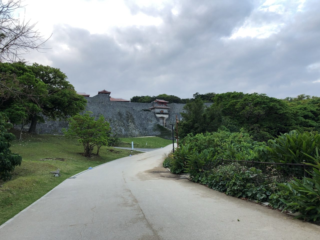 首里城へのアクセス、入場時間、入場料、見学コースについて実体験をもとに語ります【沖縄首里城公園】